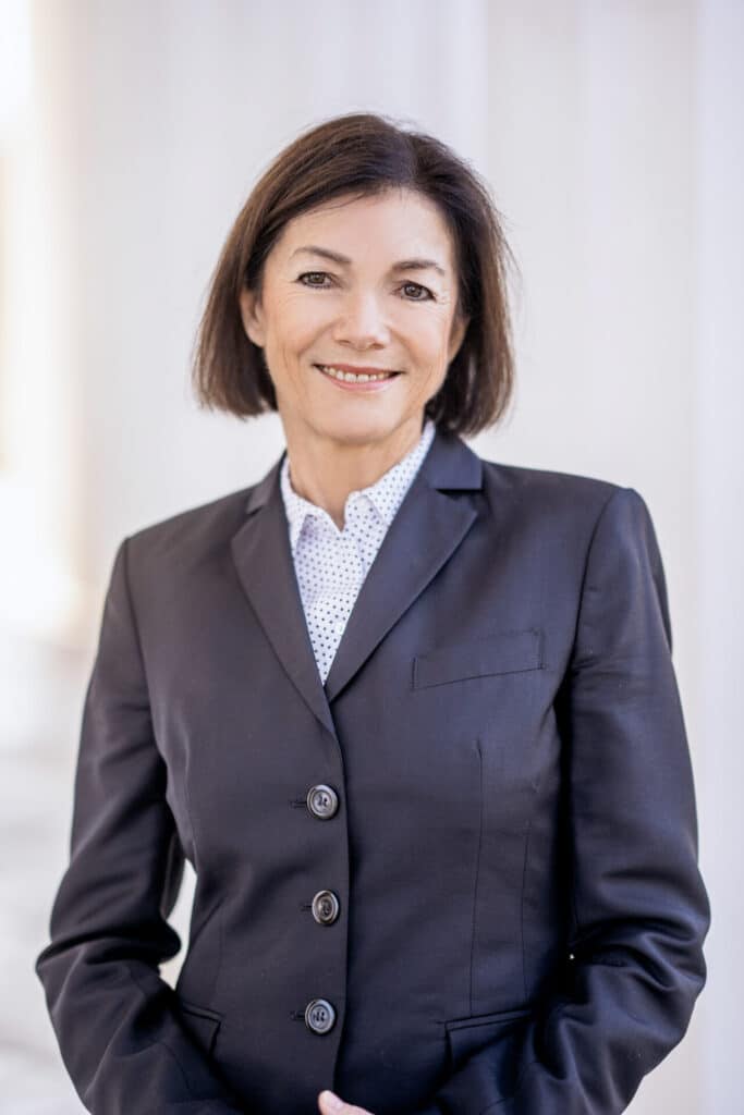 Dr. Regina Gatterer - Senior Partnerin