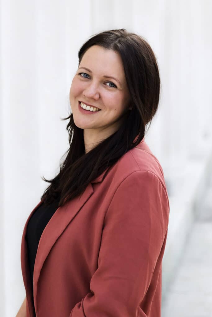 Melanie Hill - Projektmanagerin